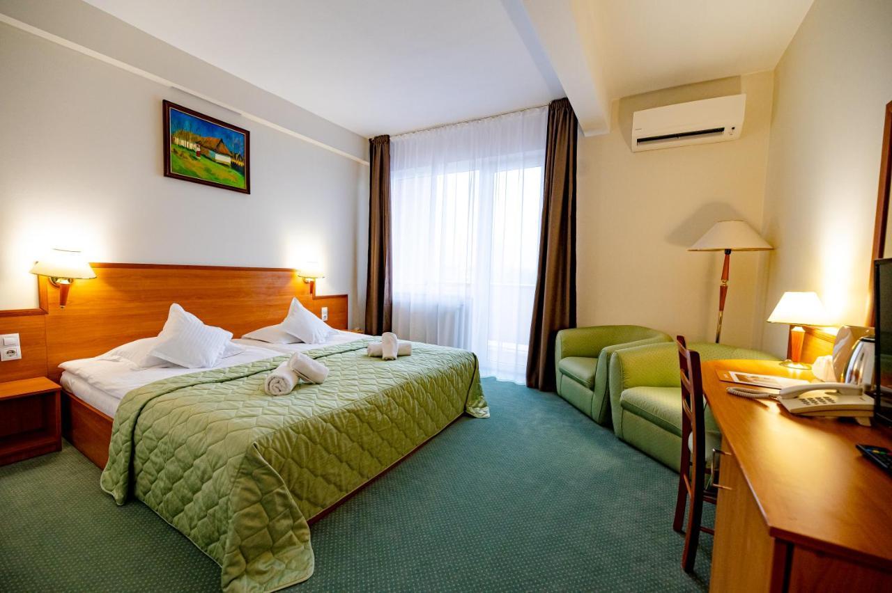 Hotel Rivulus Baia Mare Exterior photo